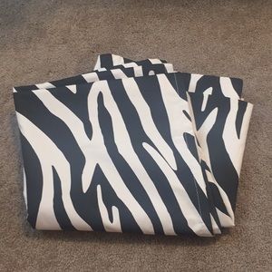 1 zebra print curtain